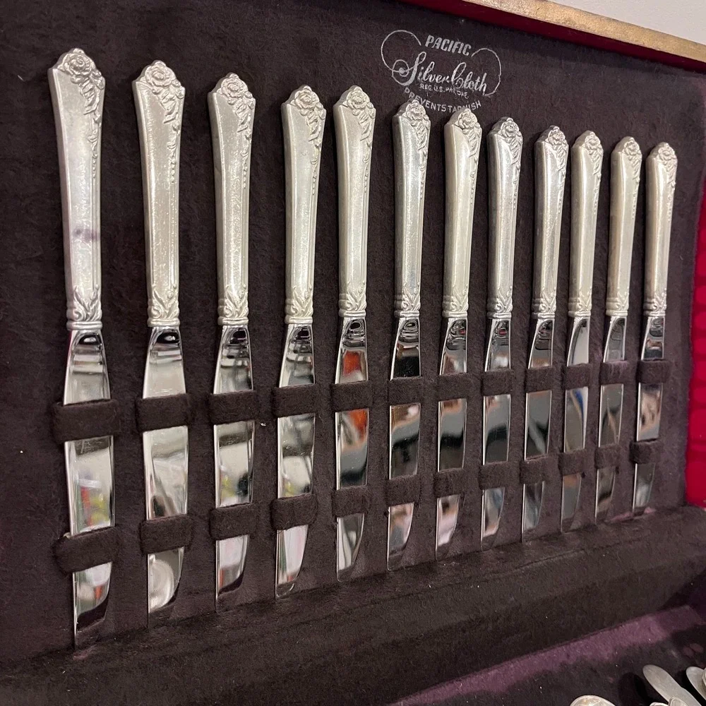 Damask Rose by Oneida Sterling Silver Flatware Set For 12 Service 96 pieces, Box